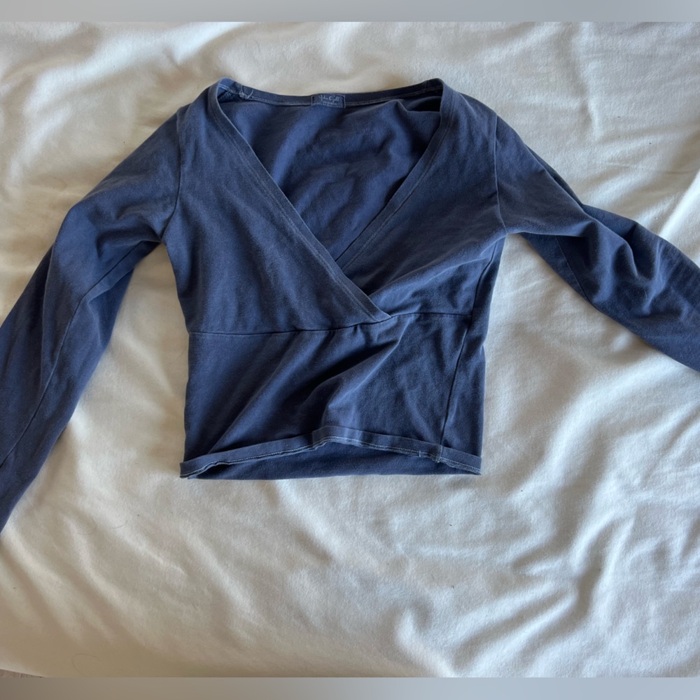 brandy melville long sleeve shirt